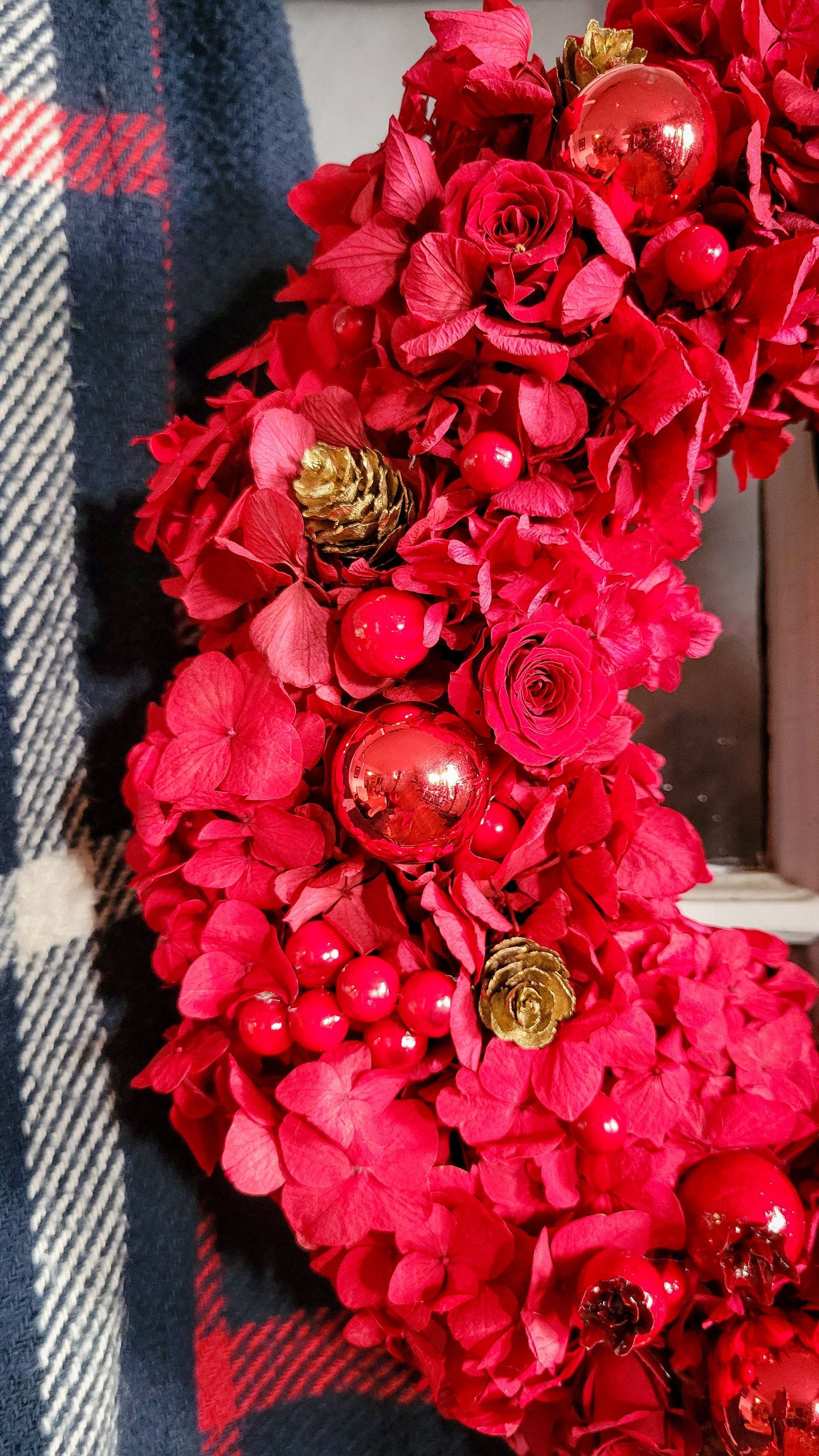 Preserved Red Hydrangea Christmas Wreath - Mossy Moss by Olia