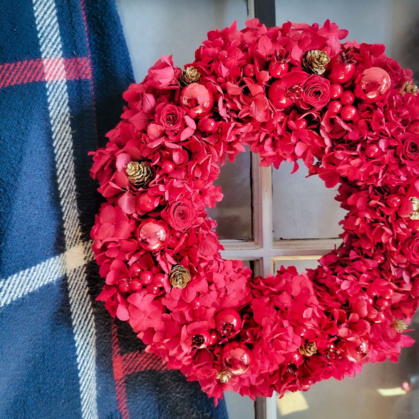Preserved Red Hydrangea Christmas Wreath - Mossy Moss by Olia