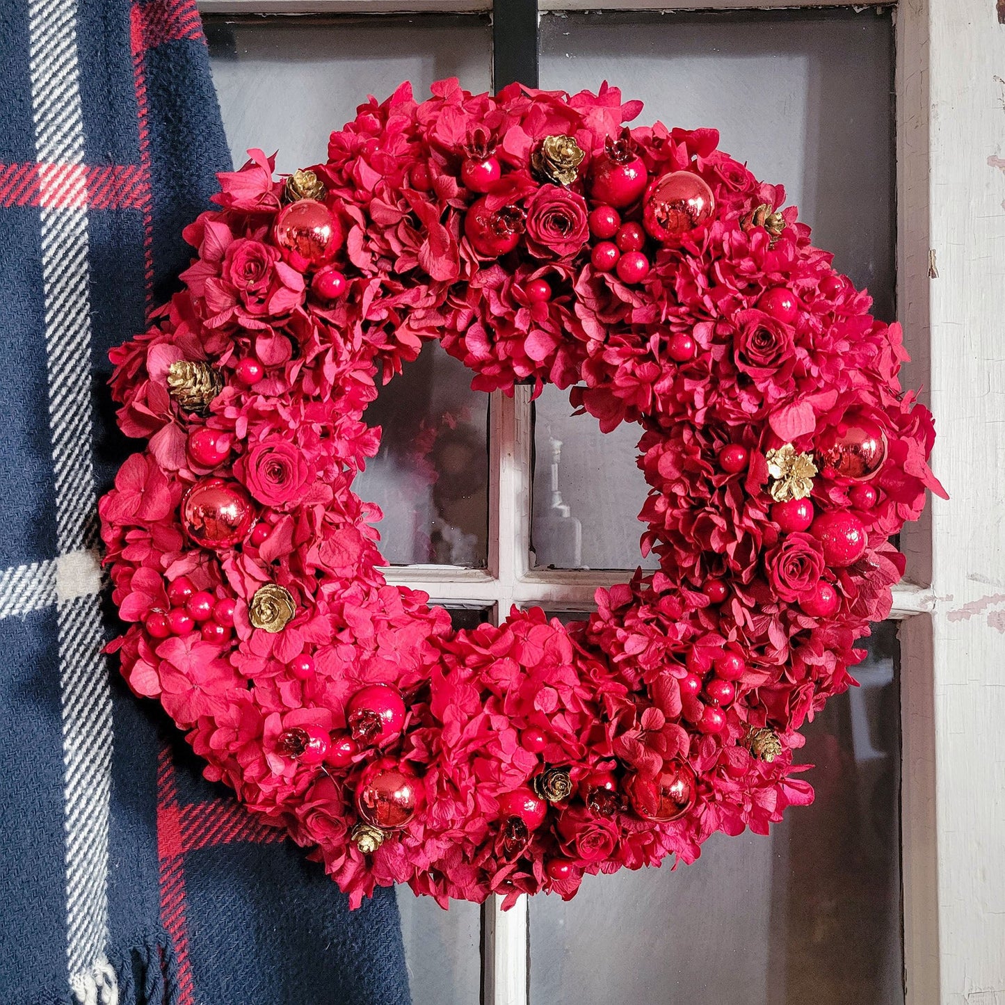 Preserved Red Hydrangea Christmas Wreath - Mossy Moss by Olia