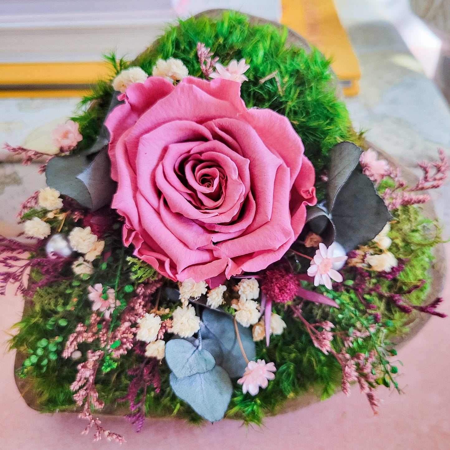 Rustic Heart-Shaped Wooden Bowl with Preserved Flowers – A Meaningful Gift